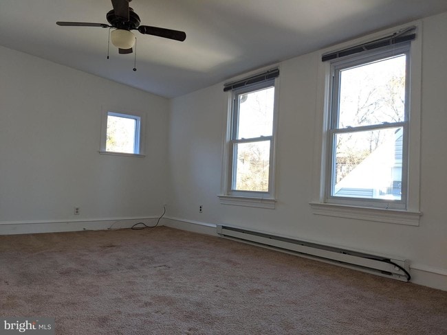 Building Photo - 230 E 2nd St