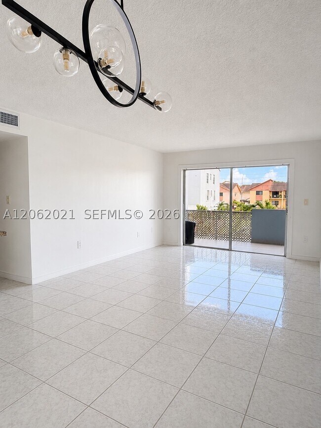 Foto del edificio - 6095 W 18th Ave