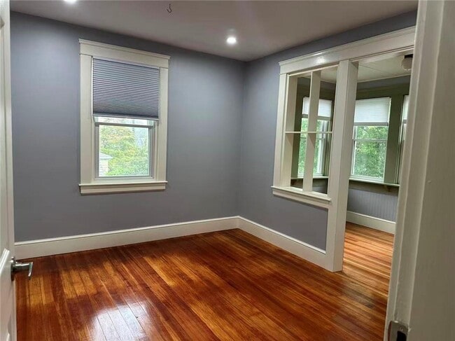 Foto del edificio - 467 Maple Ave