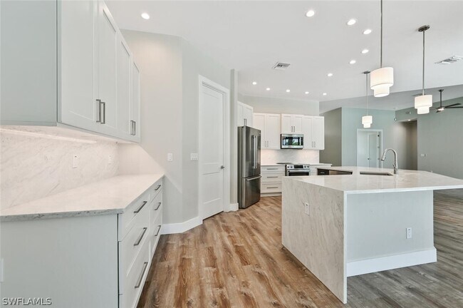 Foto del edificio - 4231 Crayton Rd