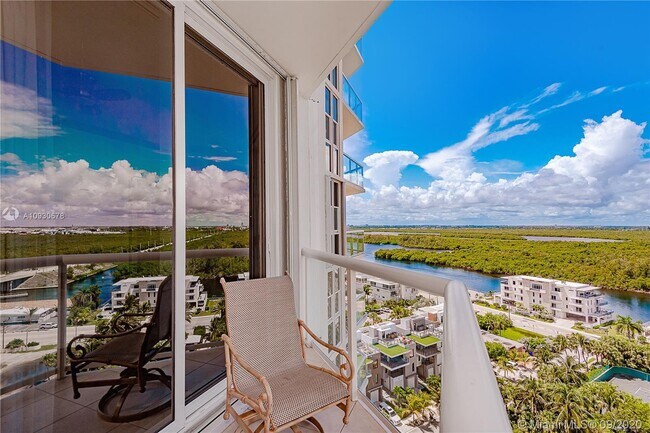Foto del edificio - 6001 N Ocean Dr