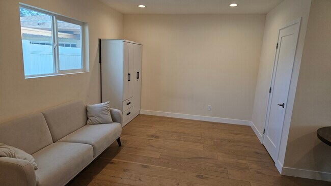 Foto del edificio - 16963 San Jose St