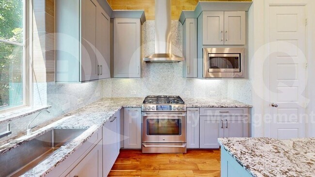 Foto del edificio - 1832 Stevens Bluff Ln