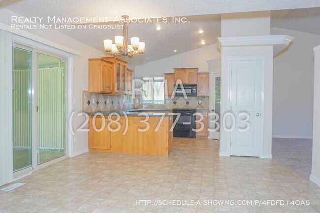 Building Photo - 2037 W Grassy Branch Dr