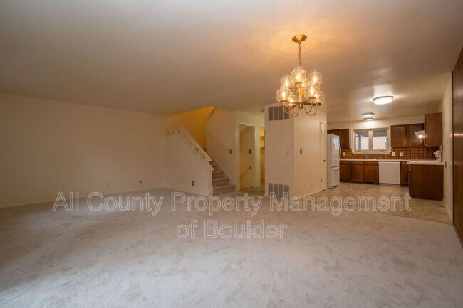 Building Photo - 1518 Chambers Dr