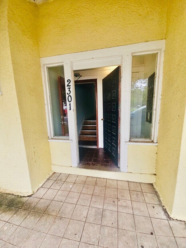 Foto del edificio - 2301 N Jefferson St, Apt 3