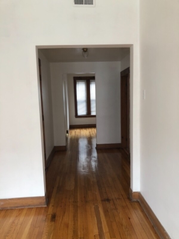 Foto del edificio - 3834 N Wilton Ave