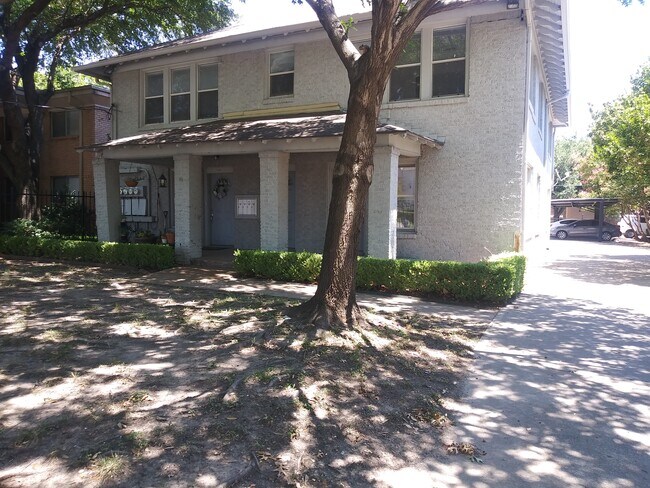 Building Photo - 4224 Cole Ave