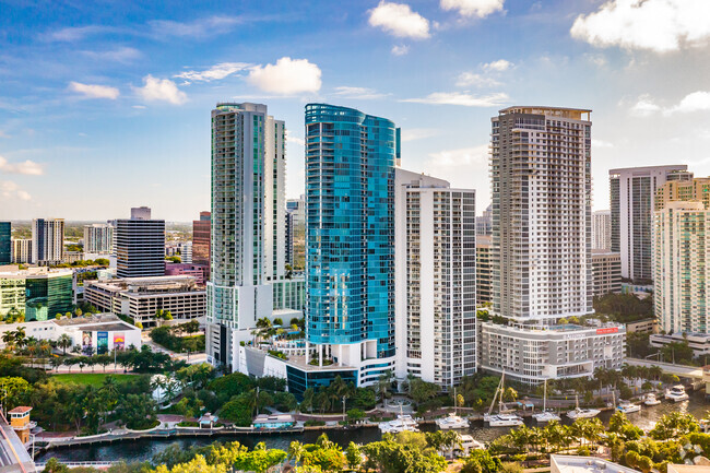 Building Photo - Las Olas River House