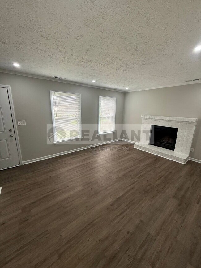 Foto del edificio - 3107 Glenridge Cir