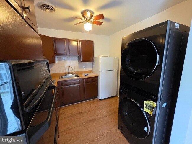 Foto del edificio - 615 Wallerson Rd