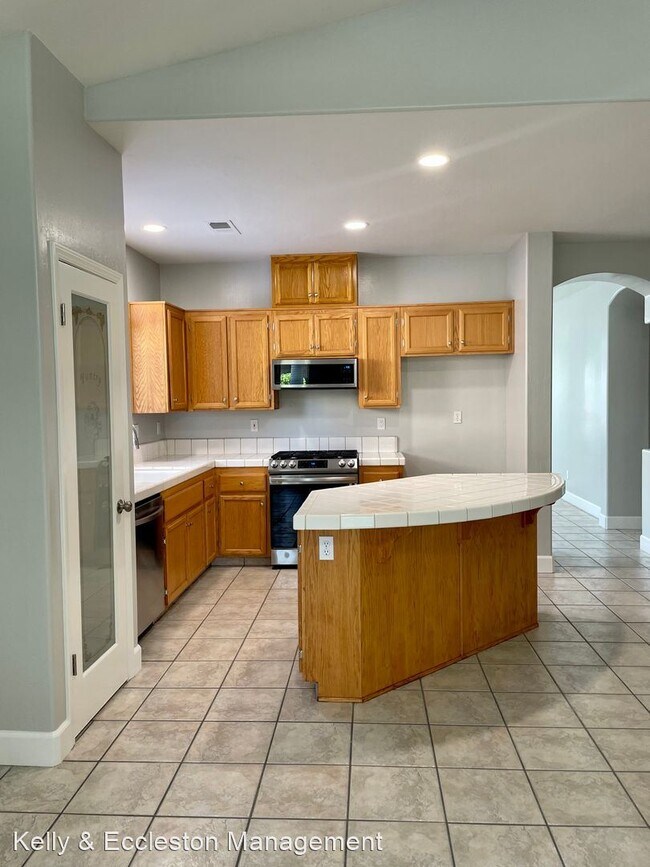 Building Photo - 4 br, 2 bath House - 7505 Sutters Mill Street