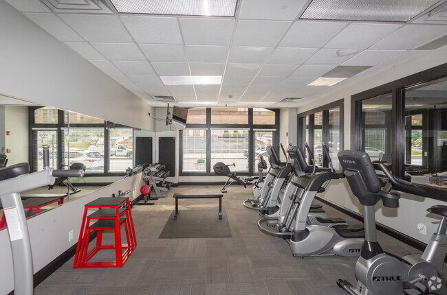 Fitness Center - The Continental Towers at Vermont Place