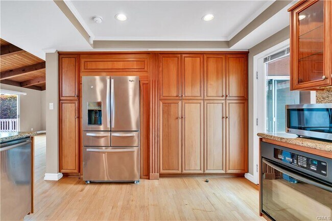 Building Photo - 43 Coronel Plaza