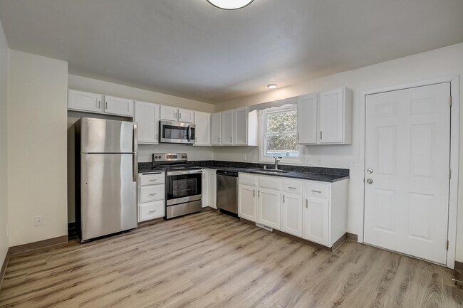 Building Photo - 1294 Sunfield St