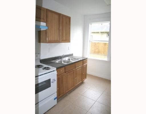  - 7832-7842 Olive St