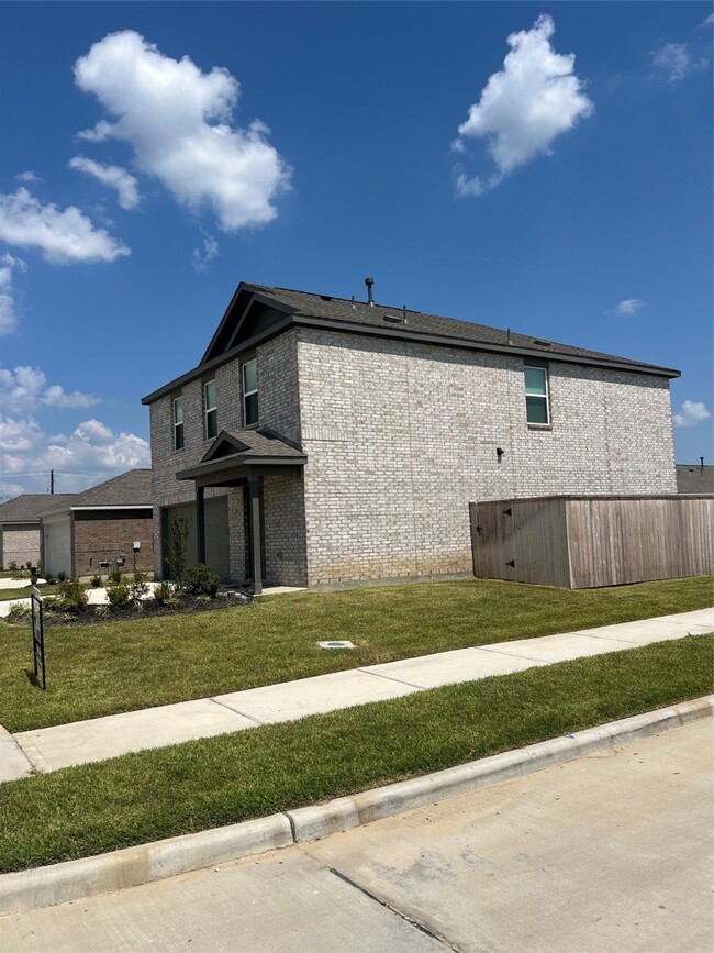 Building Photo - 5802 Standpiper Lp