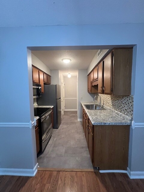 Foto del edificio - 143 Brooke Castle Dr