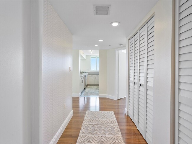 Photo - 650 West Ave Apartment