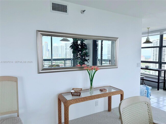 Foto del edificio - 3500 Mystic Pointe Dr