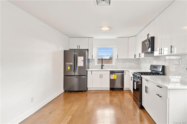 Building Photo - 240 Trenchard St