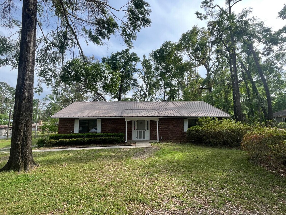 Foto principal - Charming Brick Home in Dowling Park