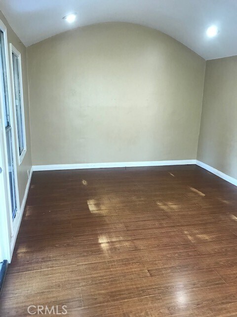 Foto del edificio - 1815 W 66th St