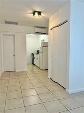 Building Photo - 117 SE 4th St Building Photo - 117 SE 4th St