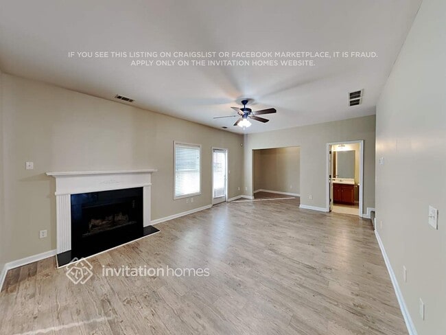 Foto del edificio - 169 Hawthorn Dr