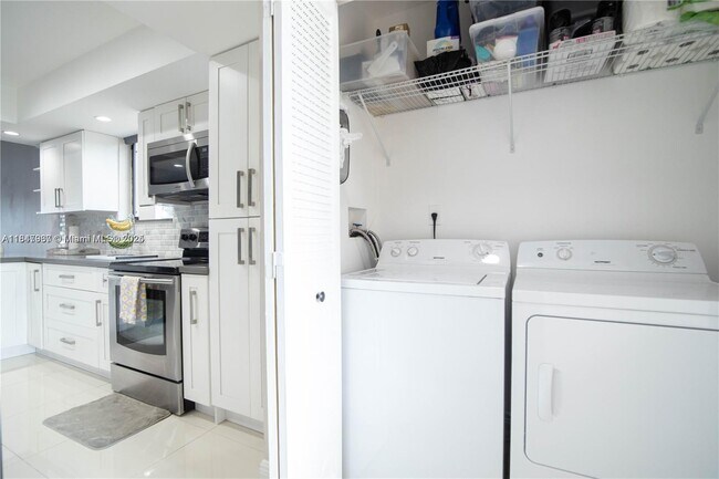 Foto del edificio - 874 NW 79th Ter