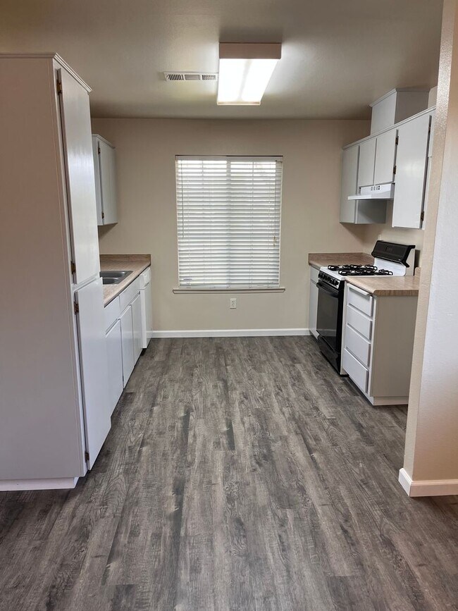 Foto del edificio - Available Now! 4 bedroom, 2 bath home in R...