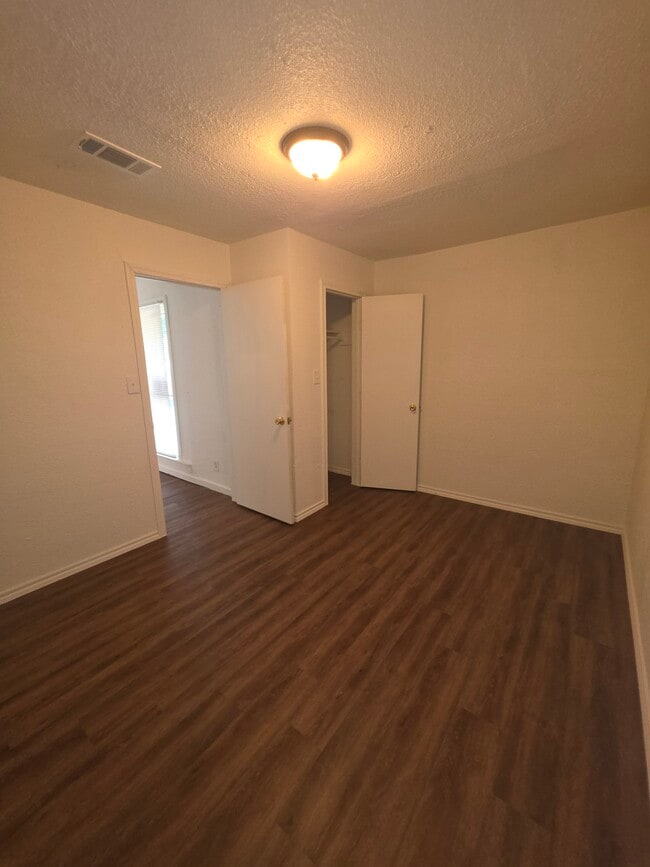 Building Photo - 3613 Bright St