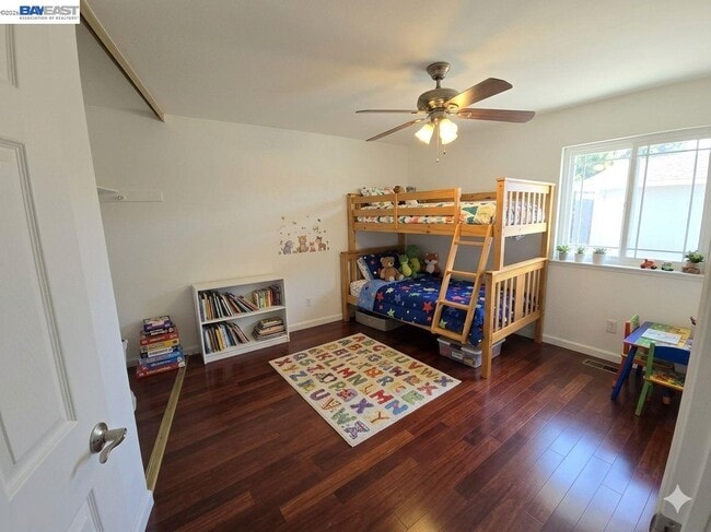 Foto del edificio - 34 Kingswood Dr