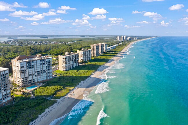 Building Photo - 4180 N Hwy A1A