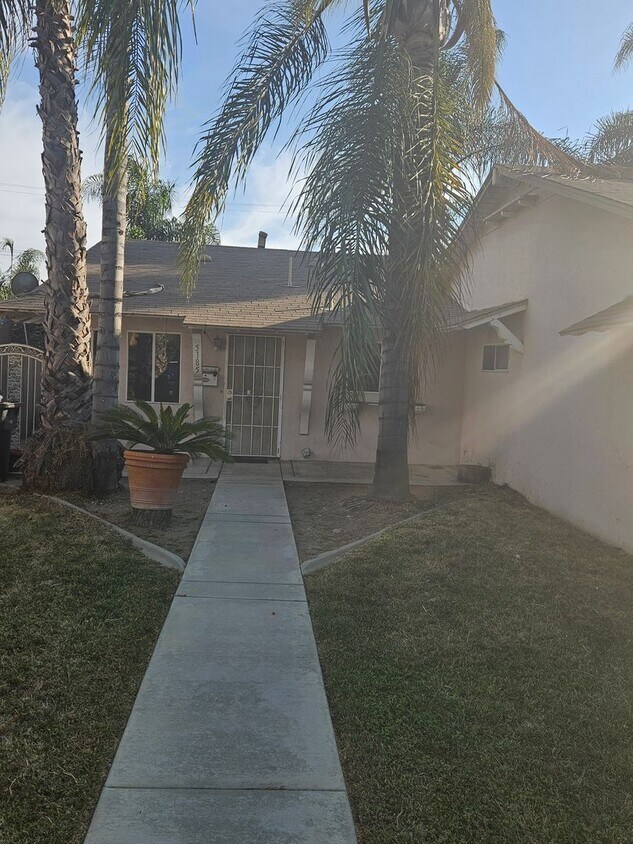 Foto principal - 5183 Harvard St
