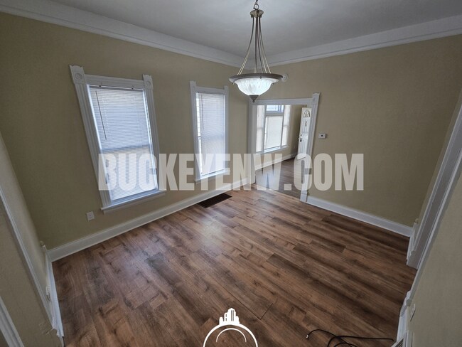 Foto del edificio - 520 Raymer Blvd