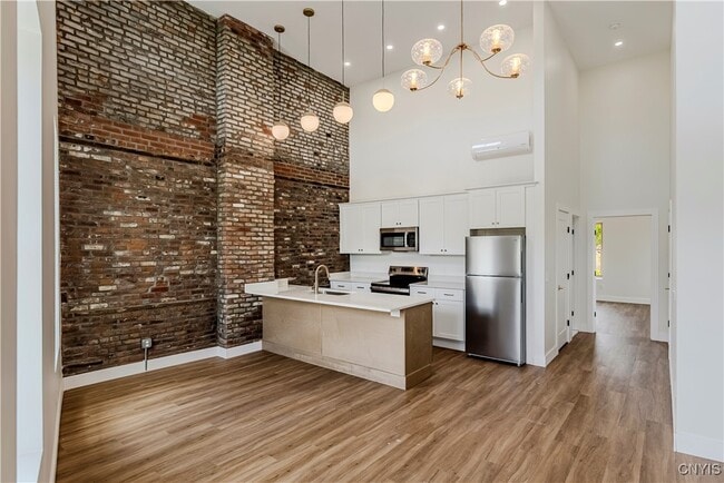 Building Photo - 106 Hotel St