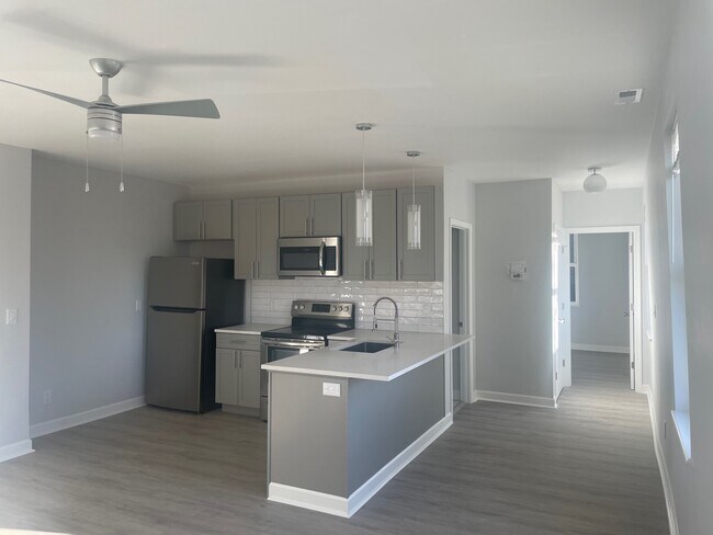 Photo - 216 Findlay St Apartments