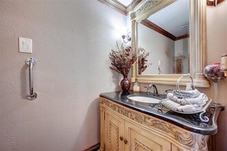 Building Photo - 5141 Del Monte Dr