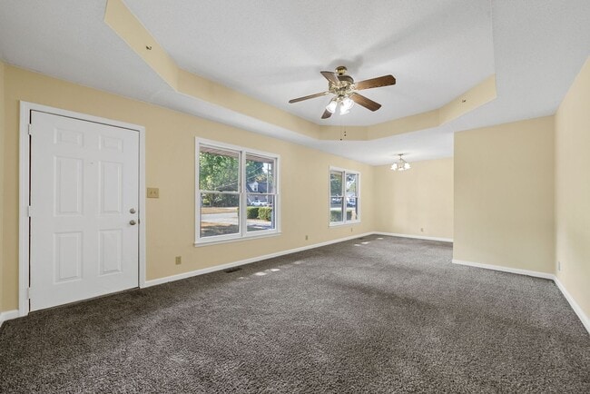 Building Photo - 3 Bedroom Pet Friendly Home for Rent!