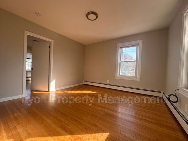 Building Photo - 9 Church St