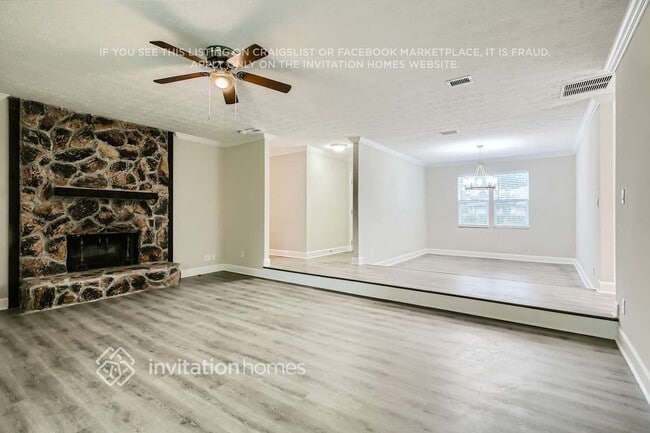 Building Photo - 11093 Mandarin Station Dr E