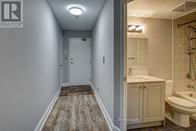 Building Photo - 745 New Westminster Dr