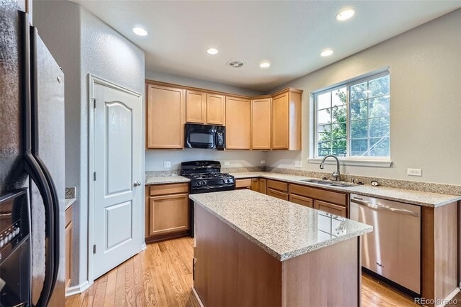 Building Photo - 6047 S Jamestown Way