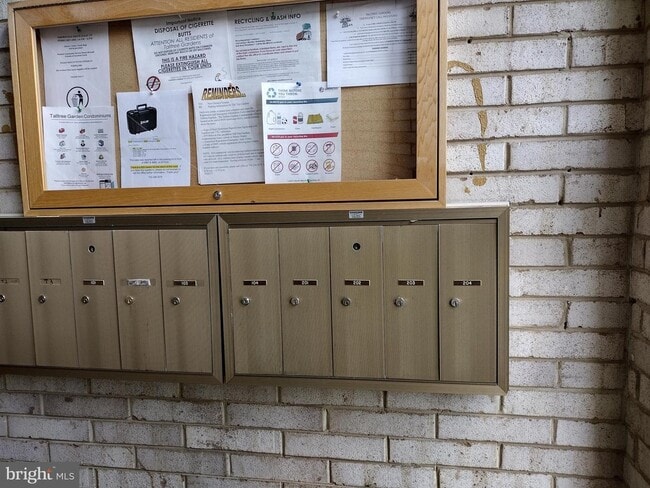 Easy access to your mailbox - 4965 Americana Dr