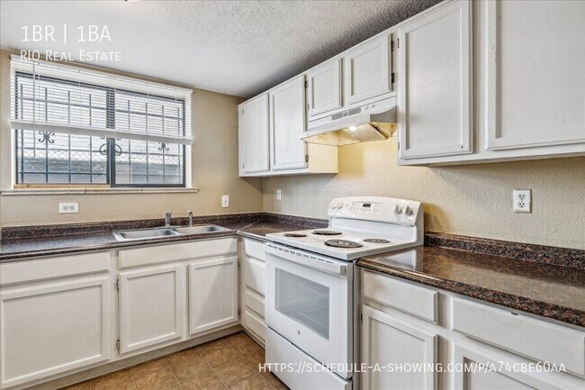 Foto del edificio - 2110 N Williams St