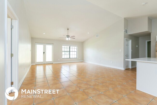 Building Photo - 717 Little Rock St E