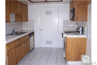 Building Photo - 9033 Grand Cir
