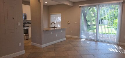 Building Photo - 219 Lake Monterey Cir