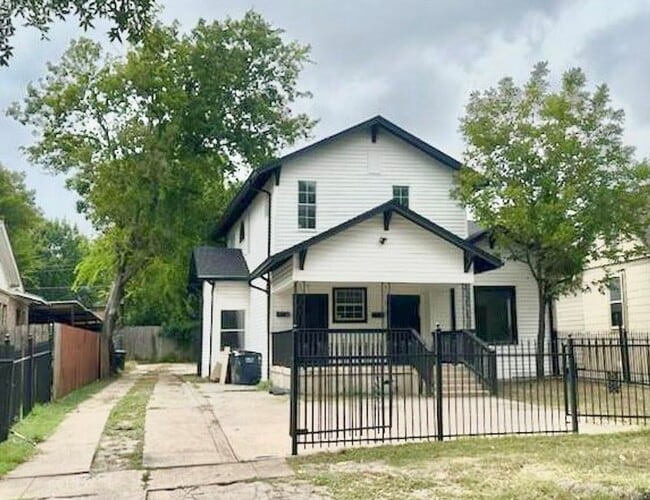 Walking Distance to the Stockyards! - Walking Distance to the Stockyards! Apartment